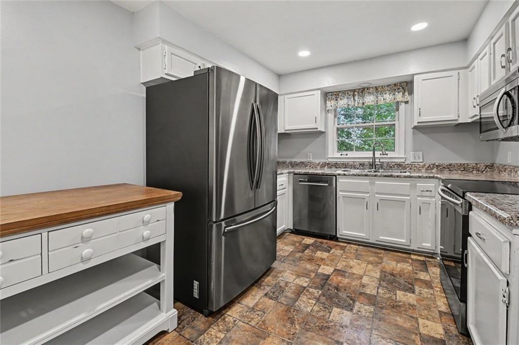 Moorestown Cir, Decatur, GA 30033