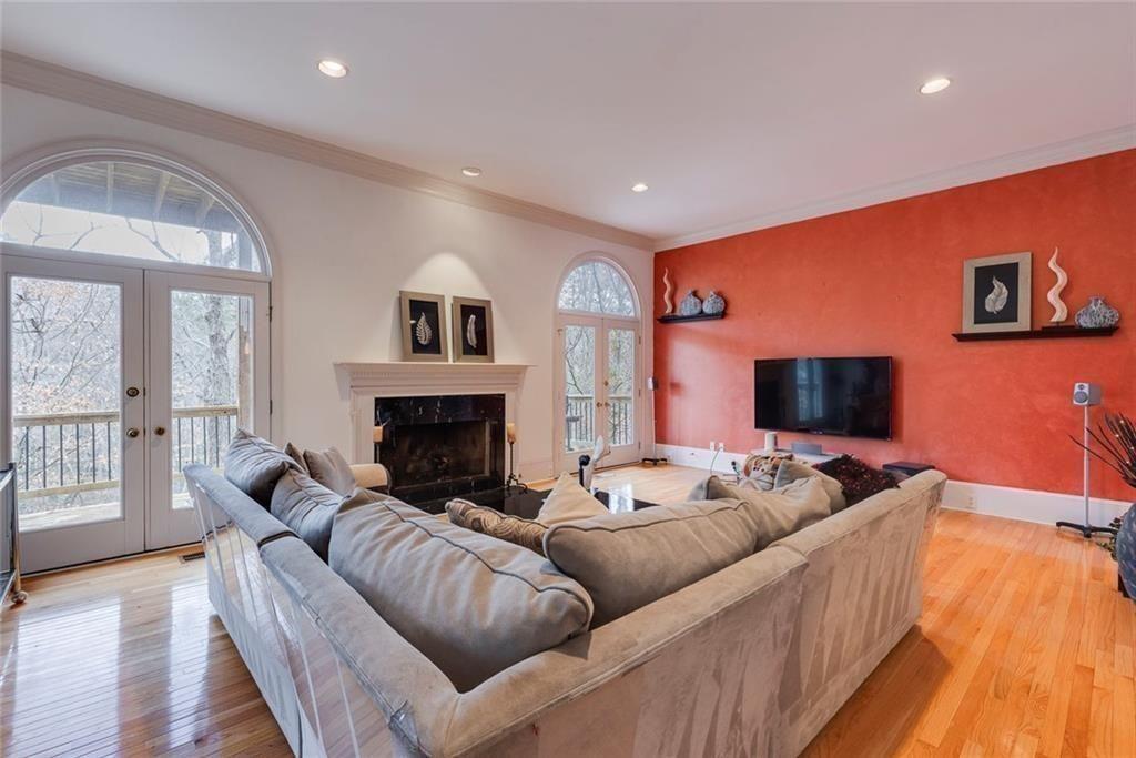 Jett Forest Trl, Sandy Springs, GA 30327