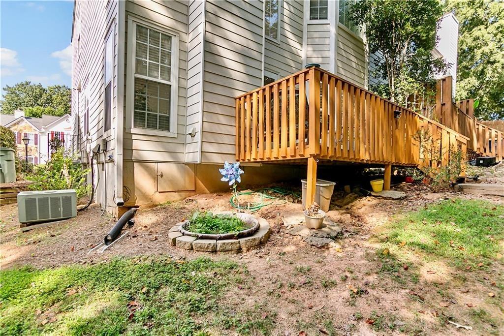 Thorngate Dr, Acworth, GA 30101