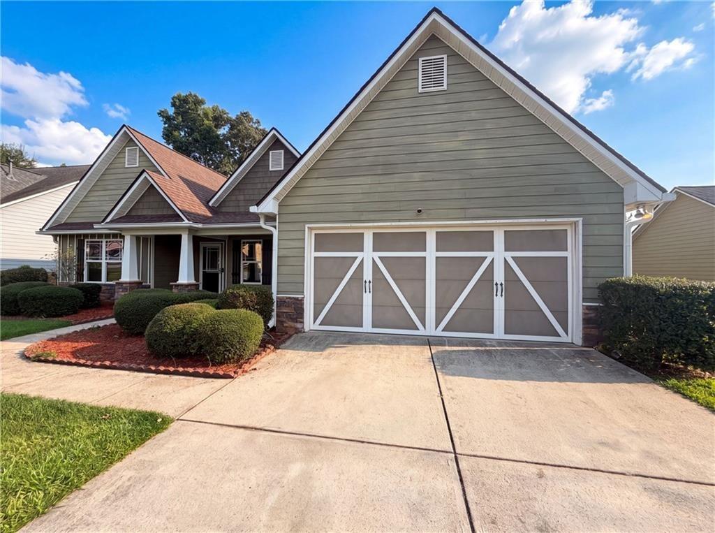Castle Top Ln, Lawrenceville, GA 30045