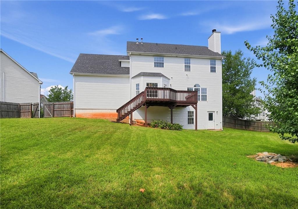 Lake Commons Ct, Snellville, GA 30078