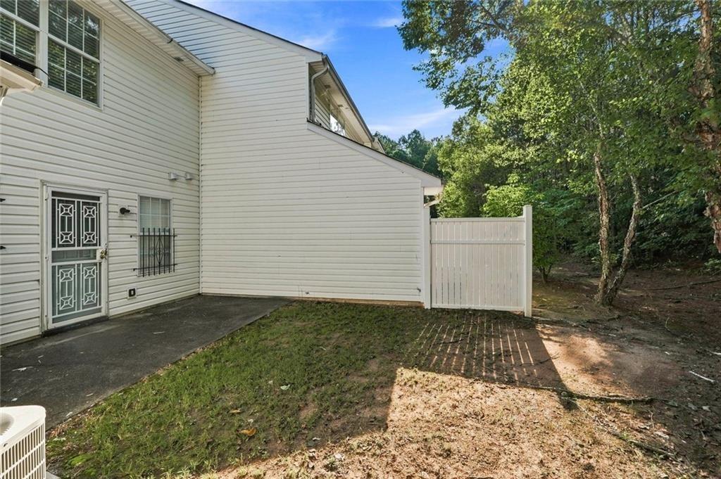 Strathmoor Manor Cir, Lithonia, GA 30058