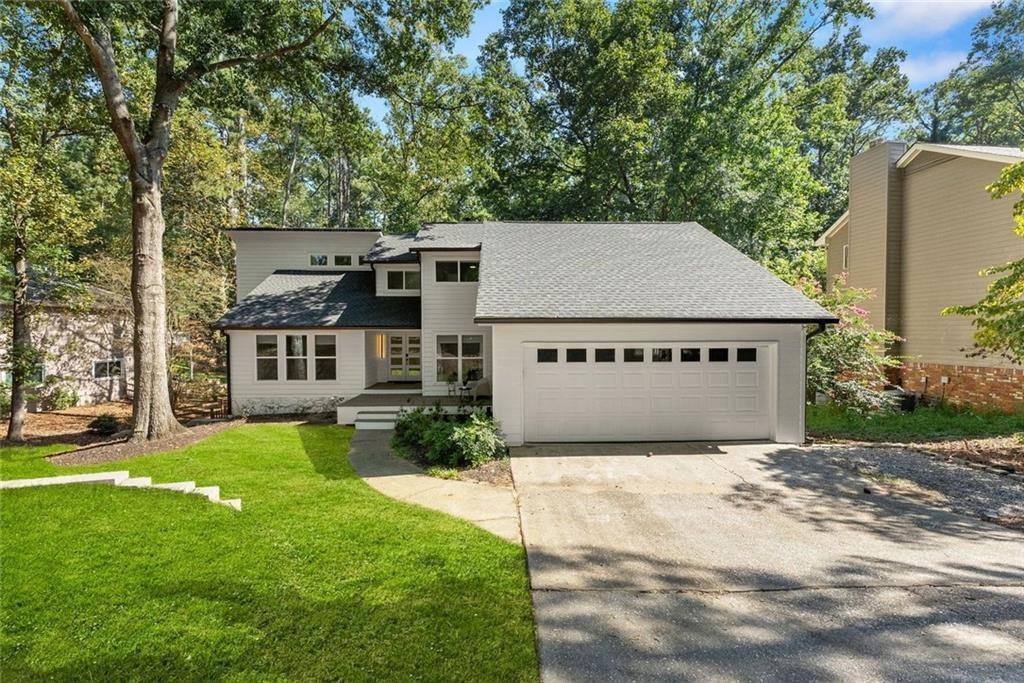 Roxburgh Dr, Roswell, GA 30076