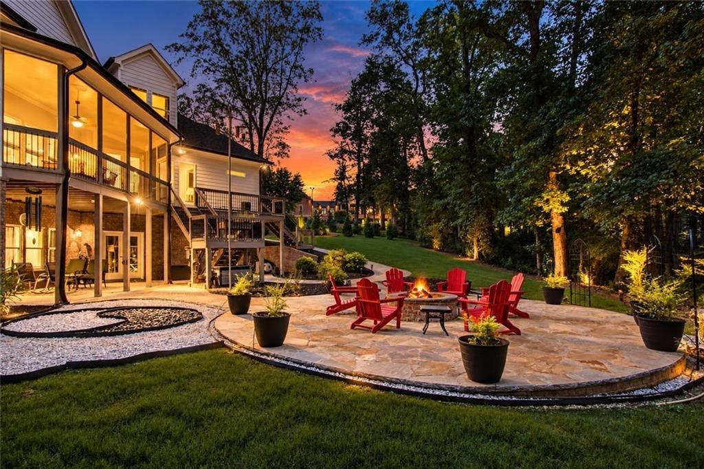 Retreat Dr, Flowery Branch, GA 30542