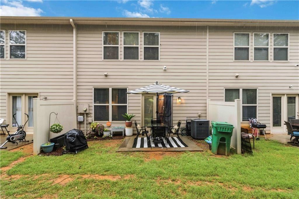 Madeline Pl, Stone Mountain, GA 30083