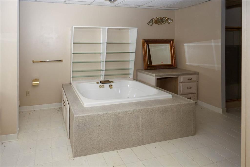 Elam Forest Ct, Stone Mountain, GA 30083