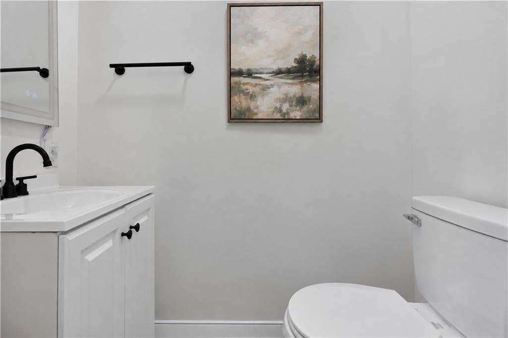 Bobolink Dr, Decatur, GA 30032
