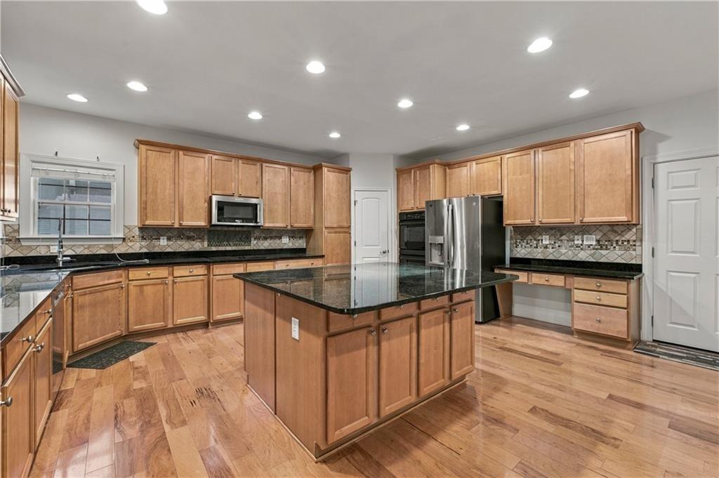 Shady Maple Dr, Lithonia, GA 30038