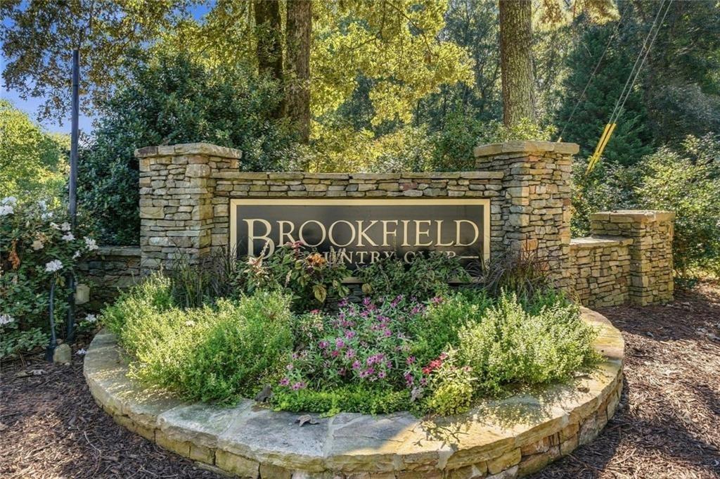Brookfield Club Dr, Roswell, GA 30075