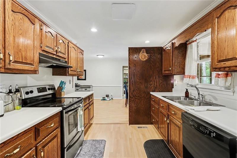 E Ridge Dr, Douglasville, GA 30135