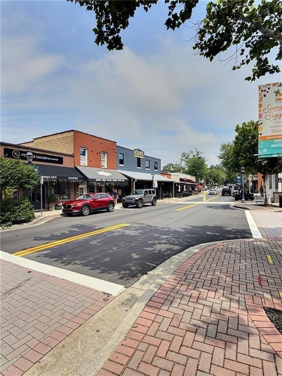 Lake Charles Dr, Roswell, GA 30075