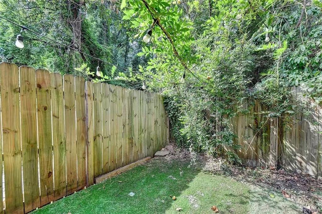 Northridge Crossing Dr, Sandy Springs, GA 30350