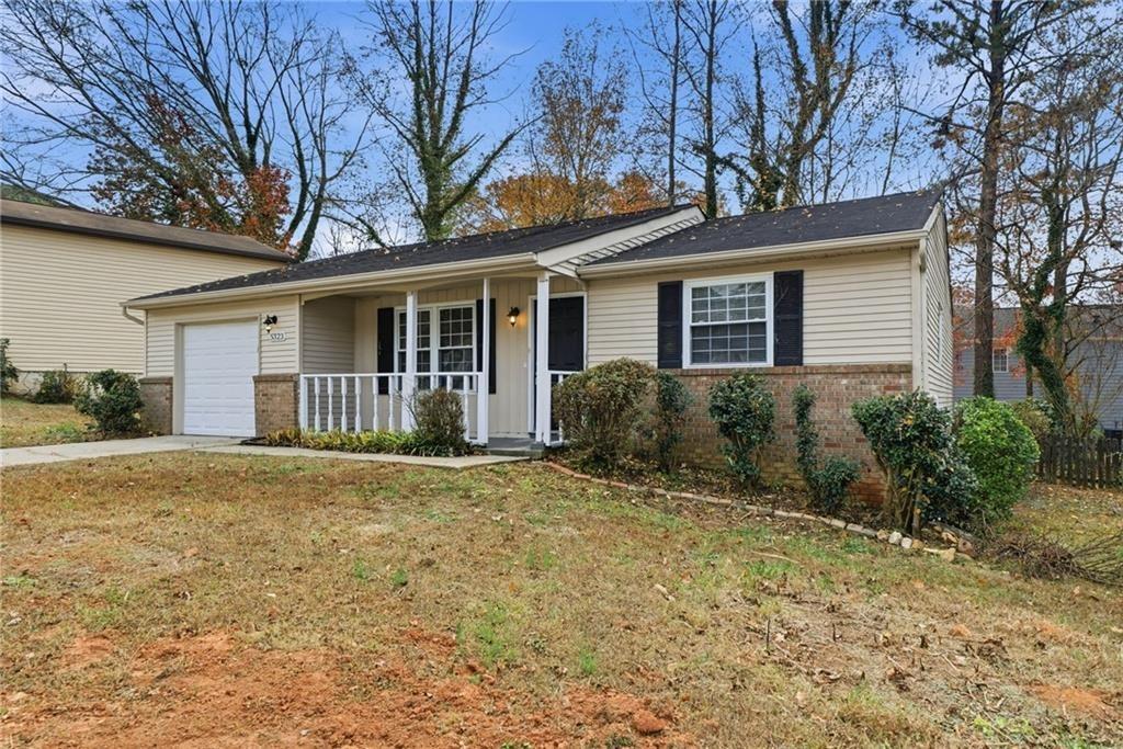 Tracey Dr, Stone Mountain, GA 30088