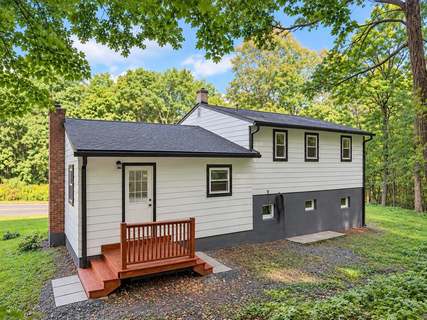 Trim St, Windsor, NY 13865