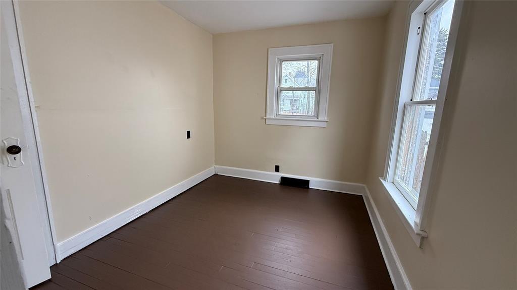 Elizabeth St, Johnson City, NY 13790