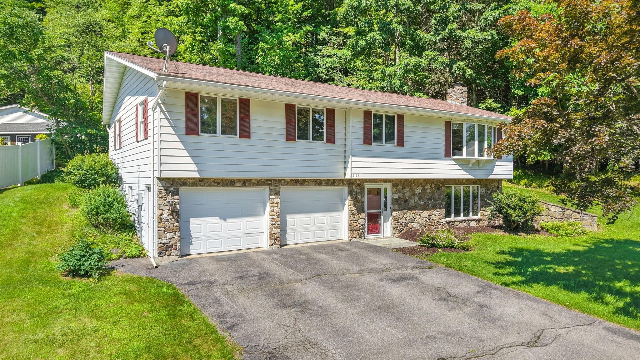 Greenwood Gln, Endicott, NY 13760