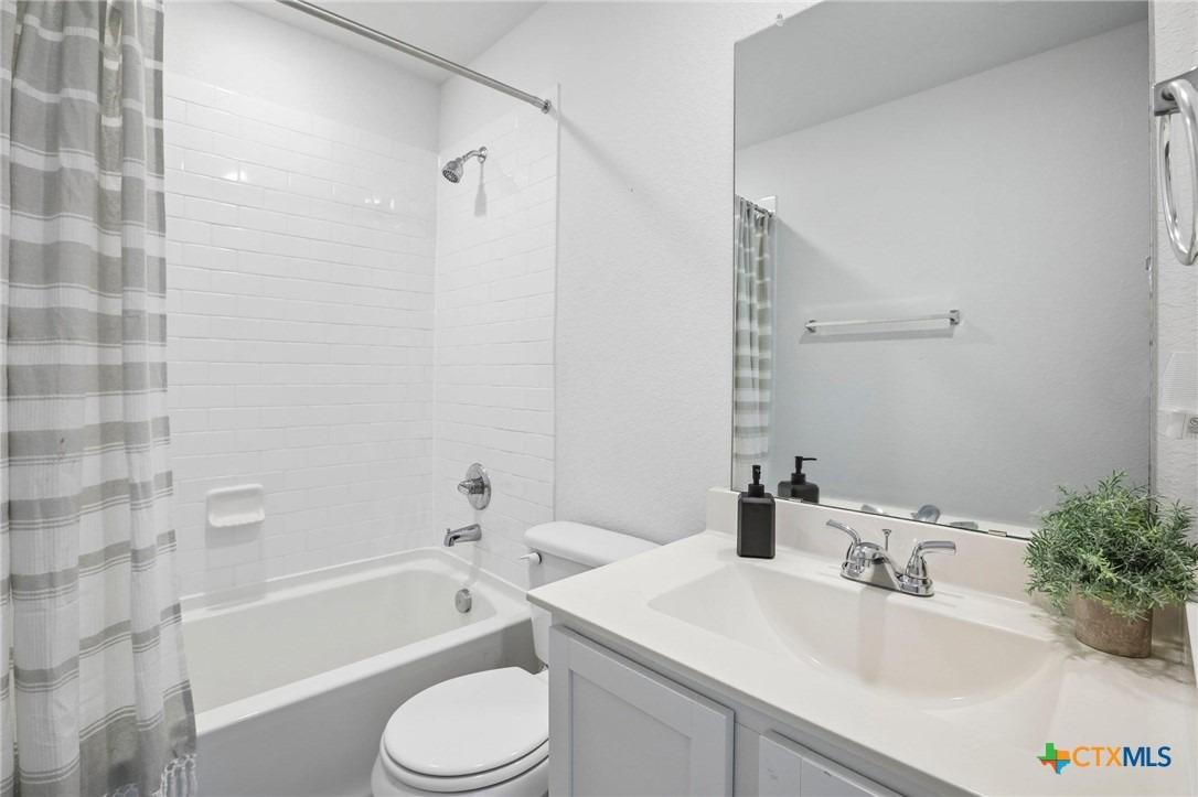 Katie Elder Dr, Jarrell, TX 76537