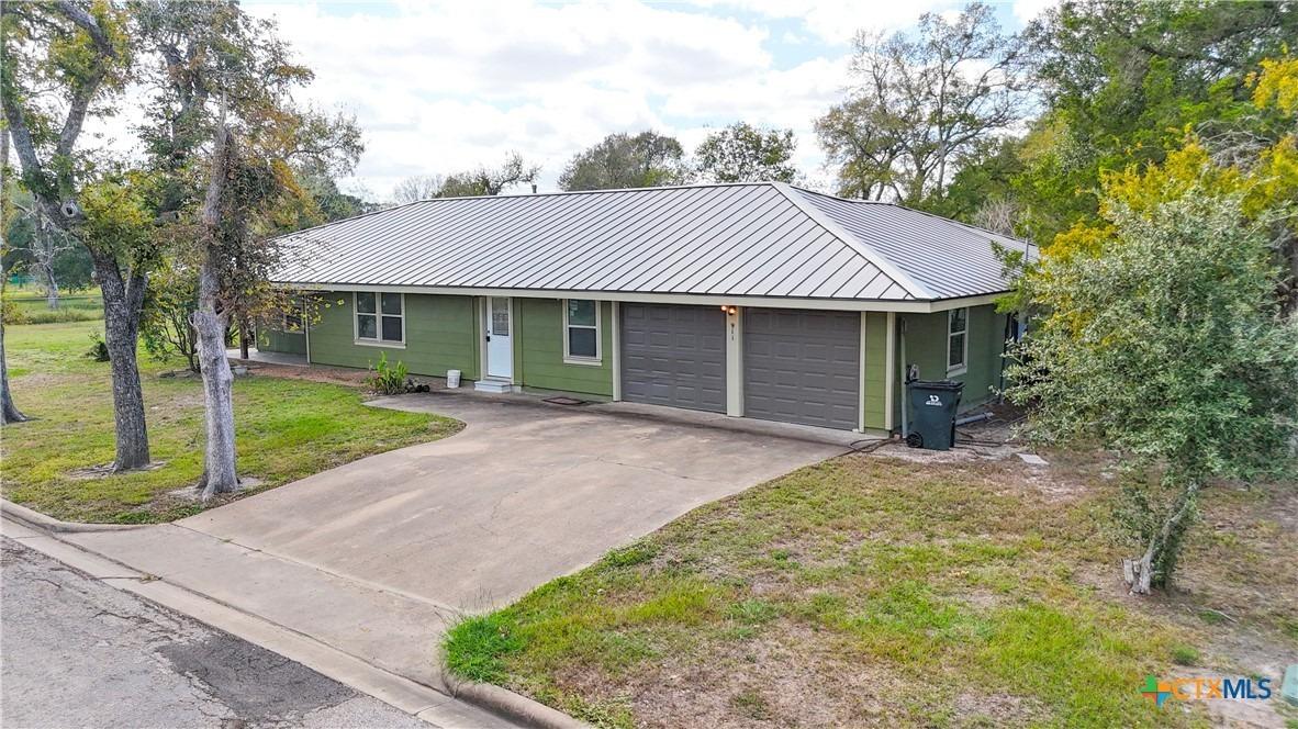 Depot St, El Campo, TX 77437
