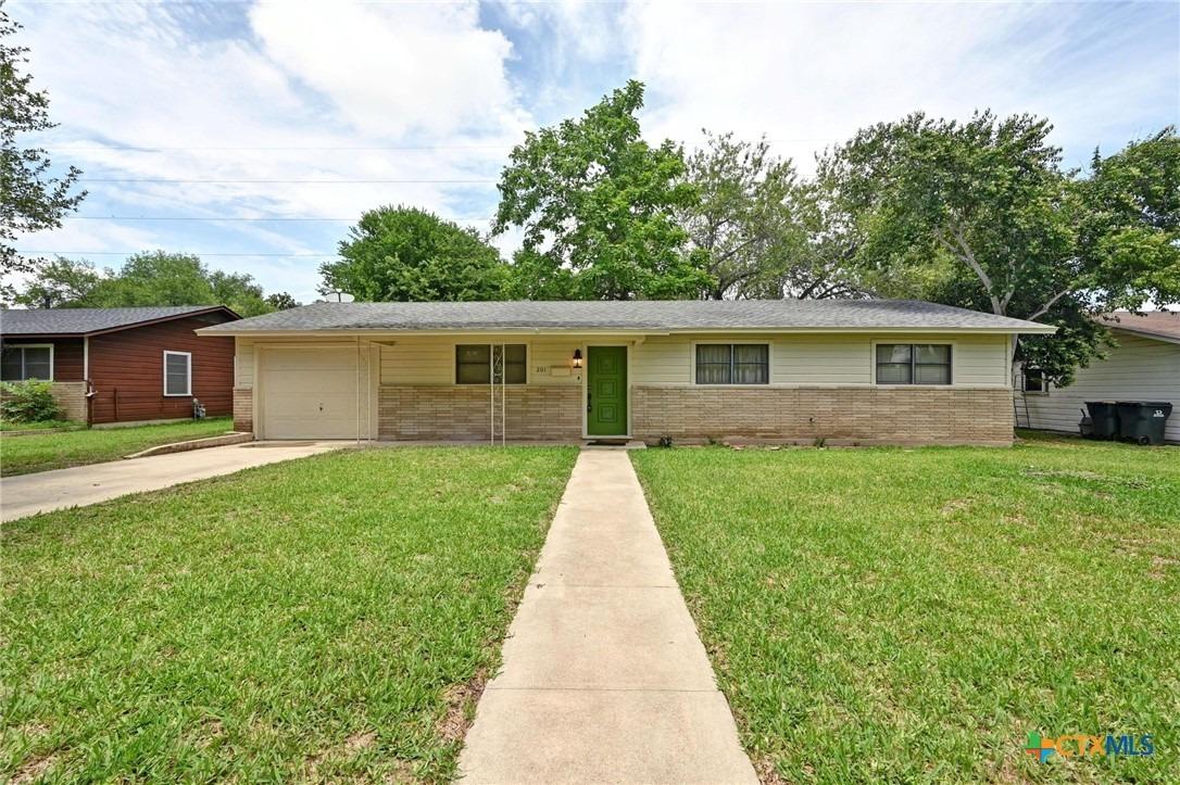 Hillcrest Dr, Luling, TX 78648