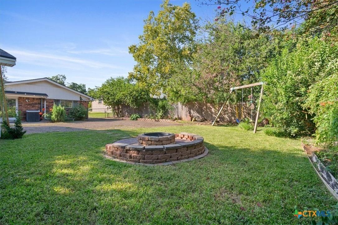 Panther Dr, Woodway, TX 76712