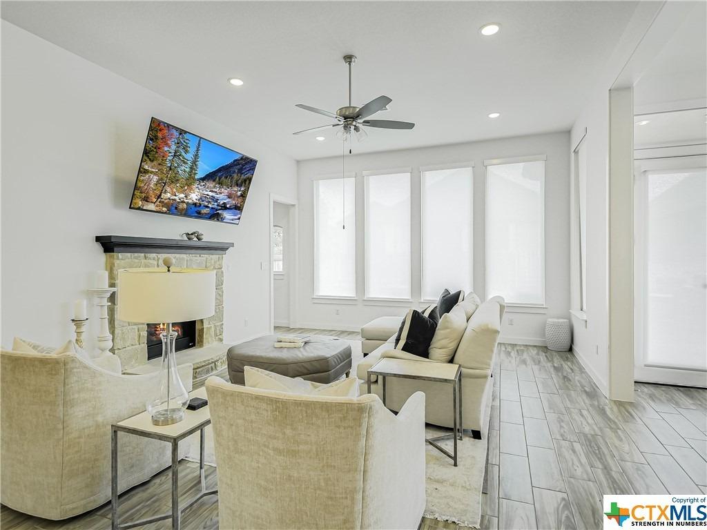 Quiet Oak Rd, San Marcos, TX 78666
