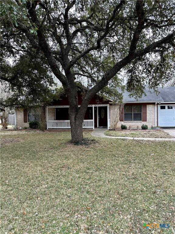 Vollentine St, Yoakum, TX 77995