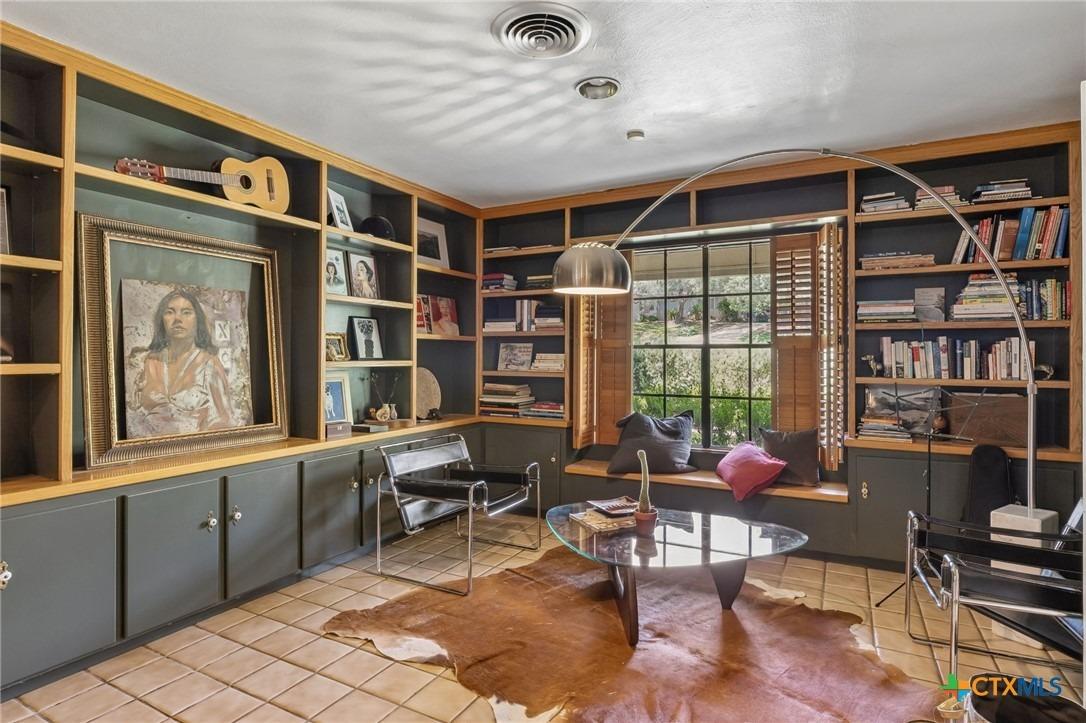 W Mimosa Cir, San Marcos, TX 78666