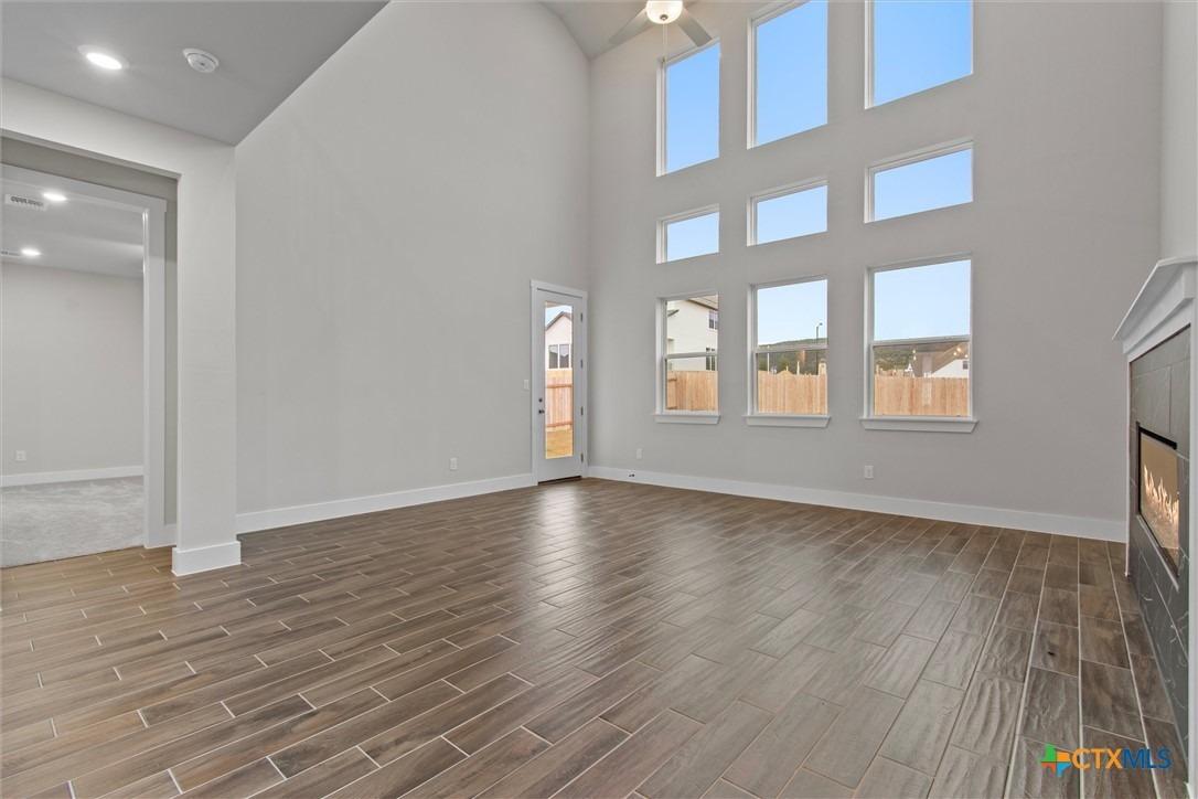 Red Bottle Brush Rd, Lago Vista, TX 78645