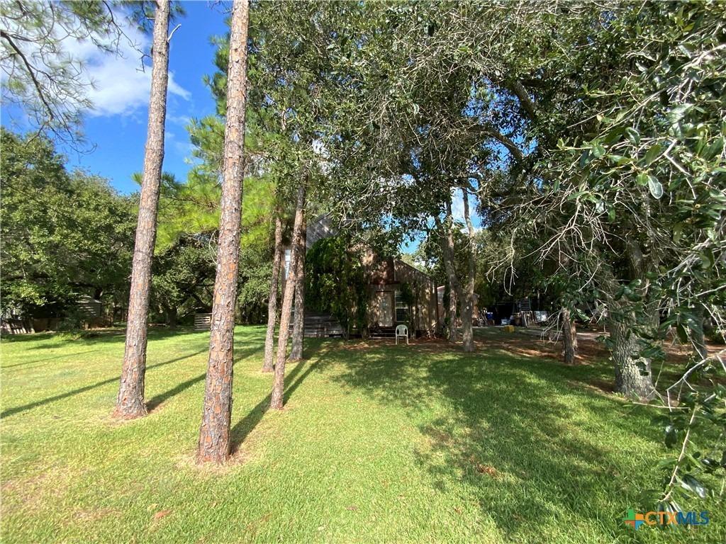 Oak St, Palacios, TX 77465