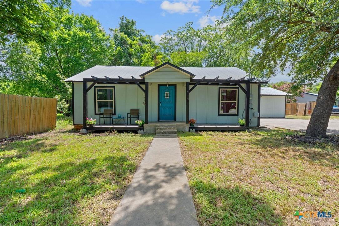 N Colorado St, Lockhart, TX 78644