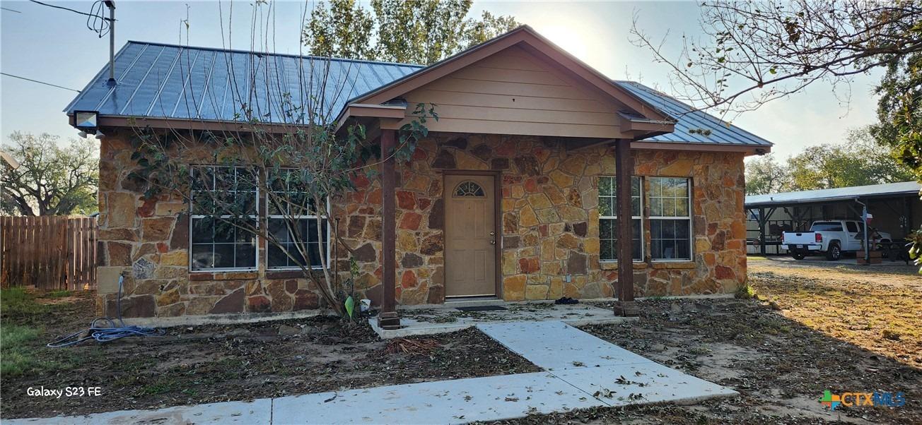 Harl St, Pleasanton, TX 78064