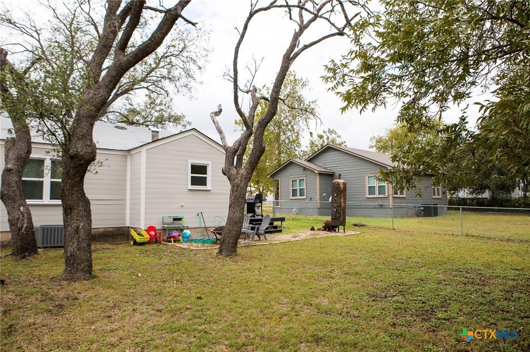 S Porter St, Lampasas, TX 76550