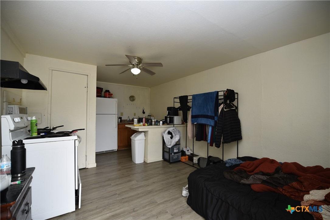 Holloman Dr, Port Lavaca, TX 77979