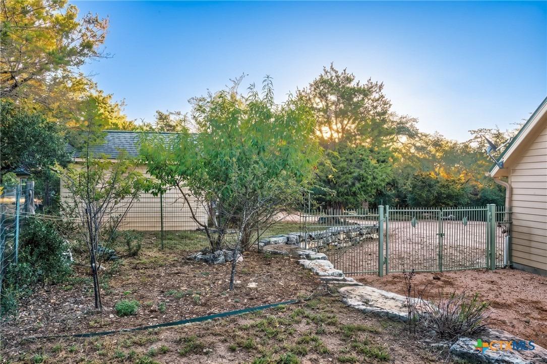 Cottonwood Rd, Fischer, TX 78623