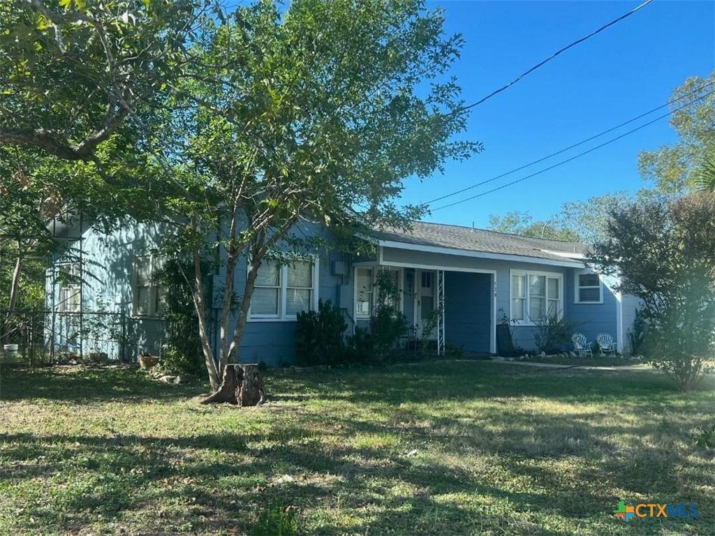 S Erkel Ave, Seguin, TX 78155