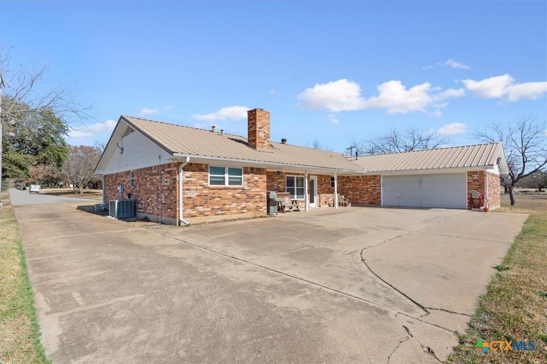 Sunny Ln, Gatesville, TX 76528