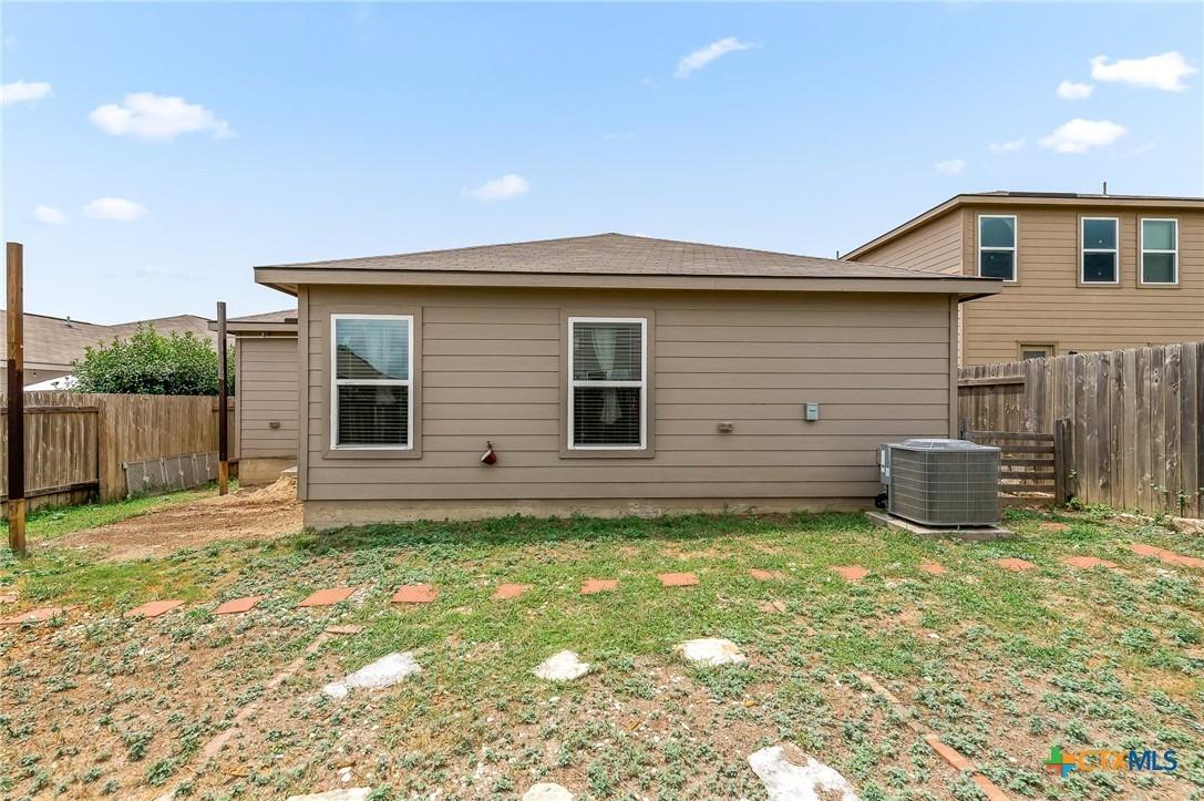 Cressler Ln, Jarrell, TX 76537