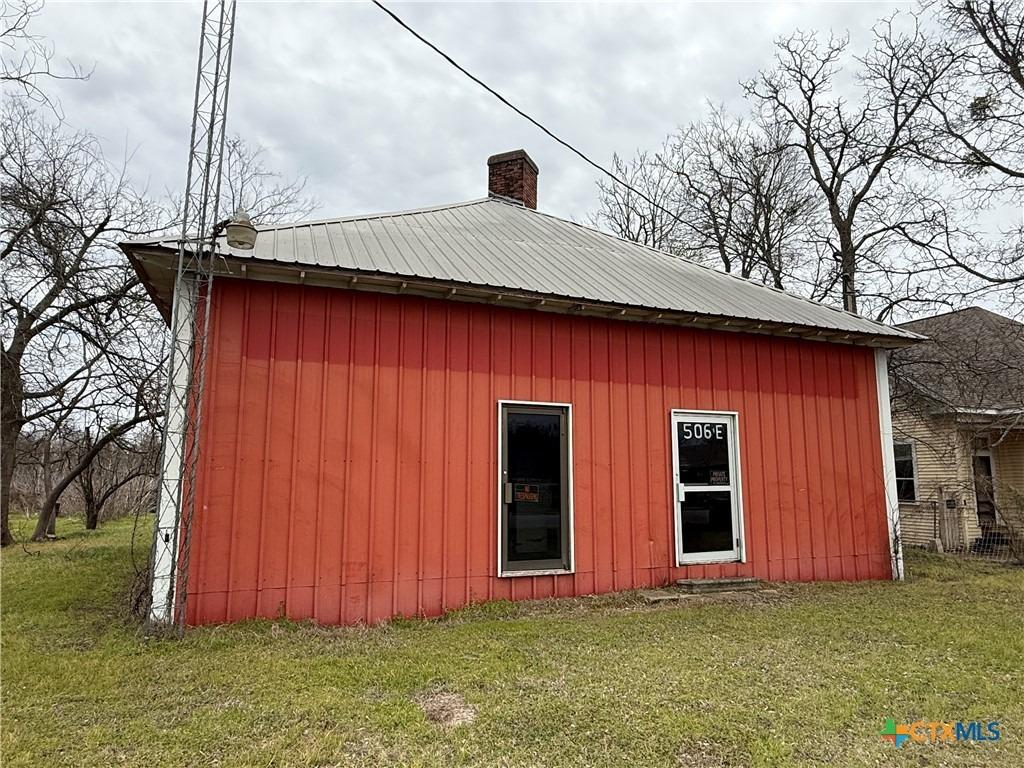 E Cameron Ave, Rockdale, TX 76567