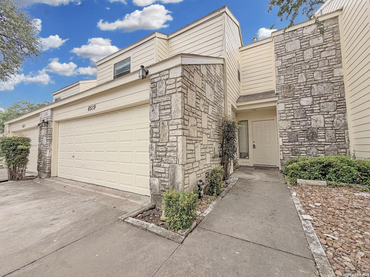 Echo Creek Ln, San Antonio, TX 78240