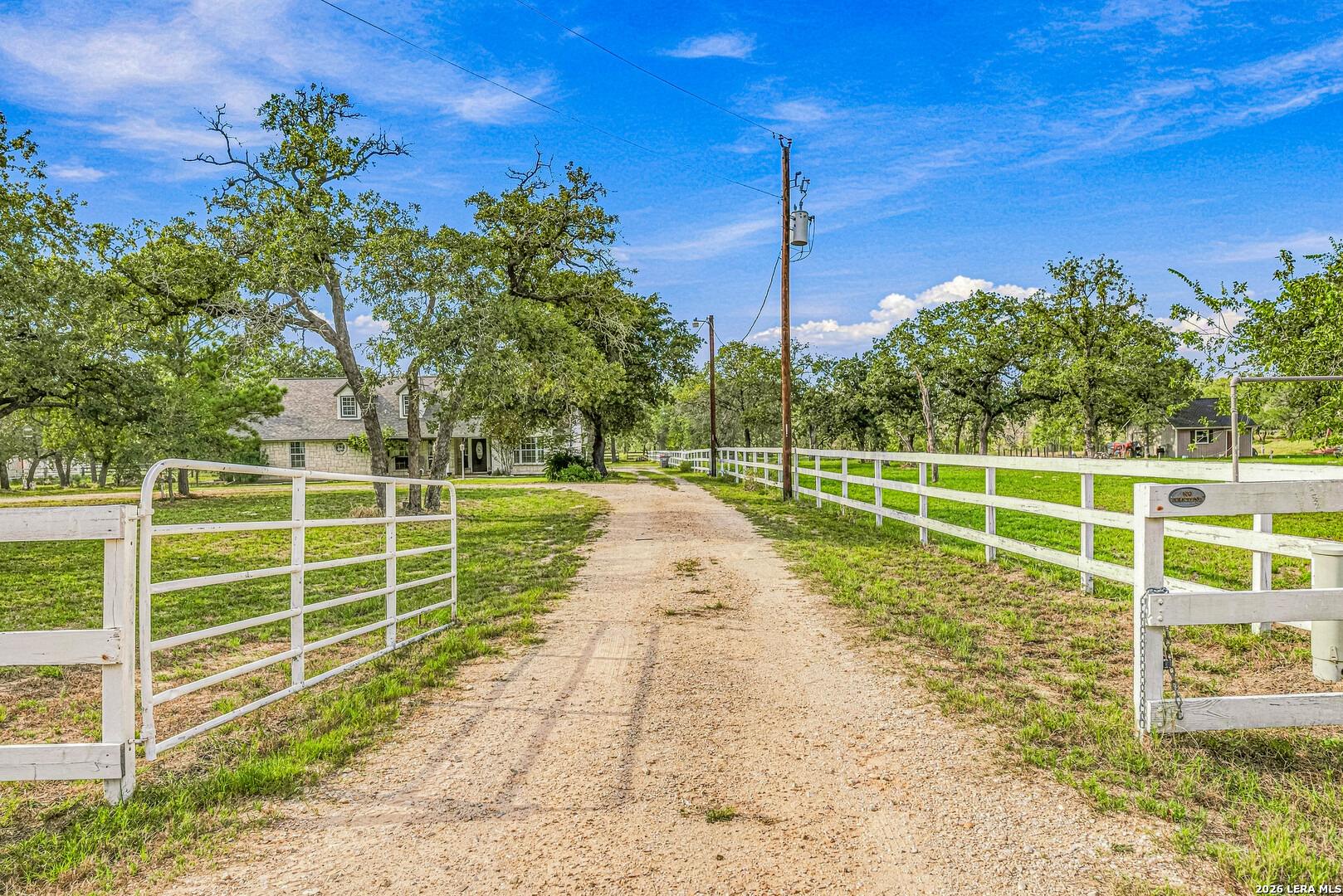 Paddy Rd, Floresville, TX 78114