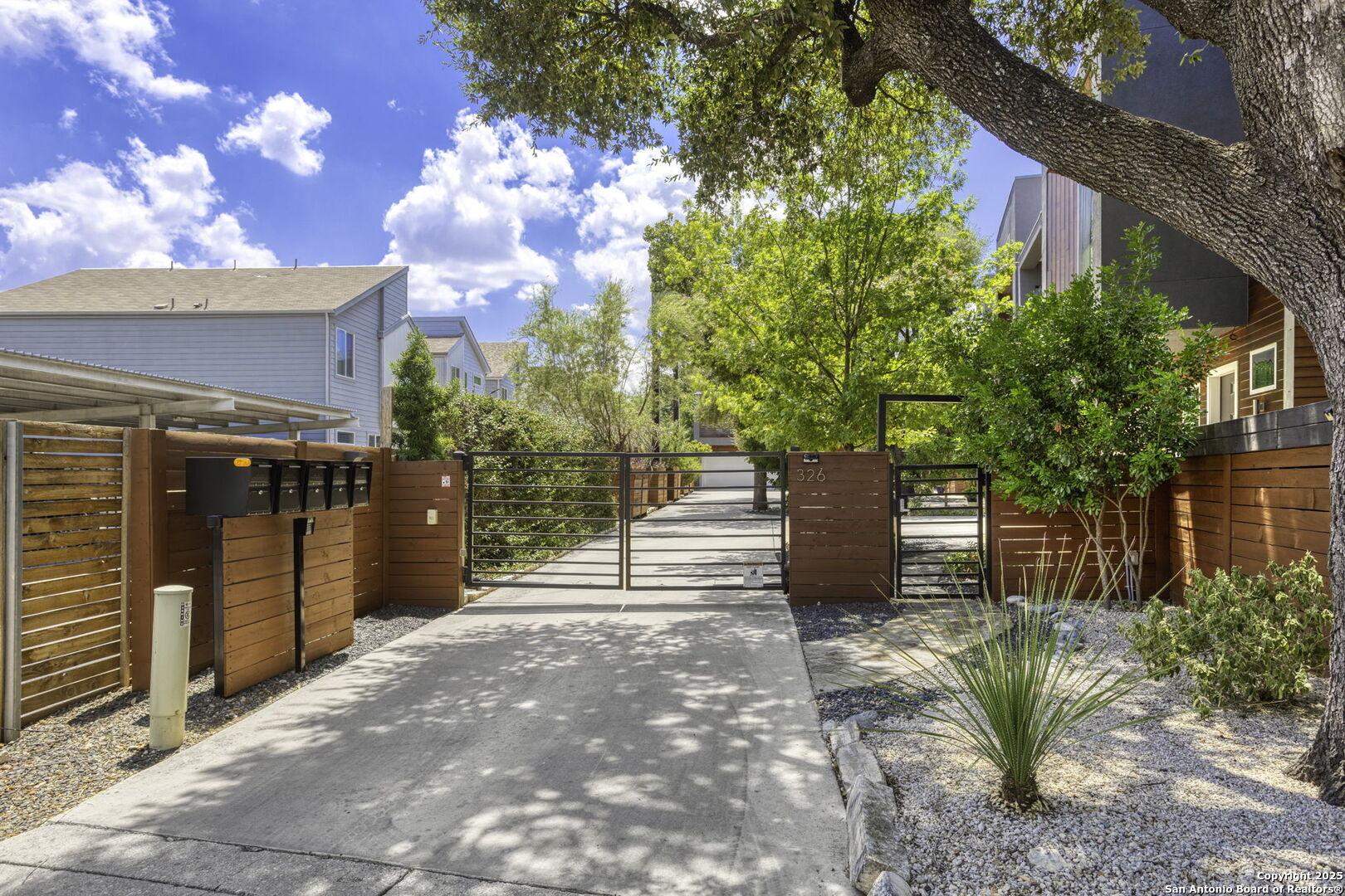 Clay St, San Antonio, TX 78204