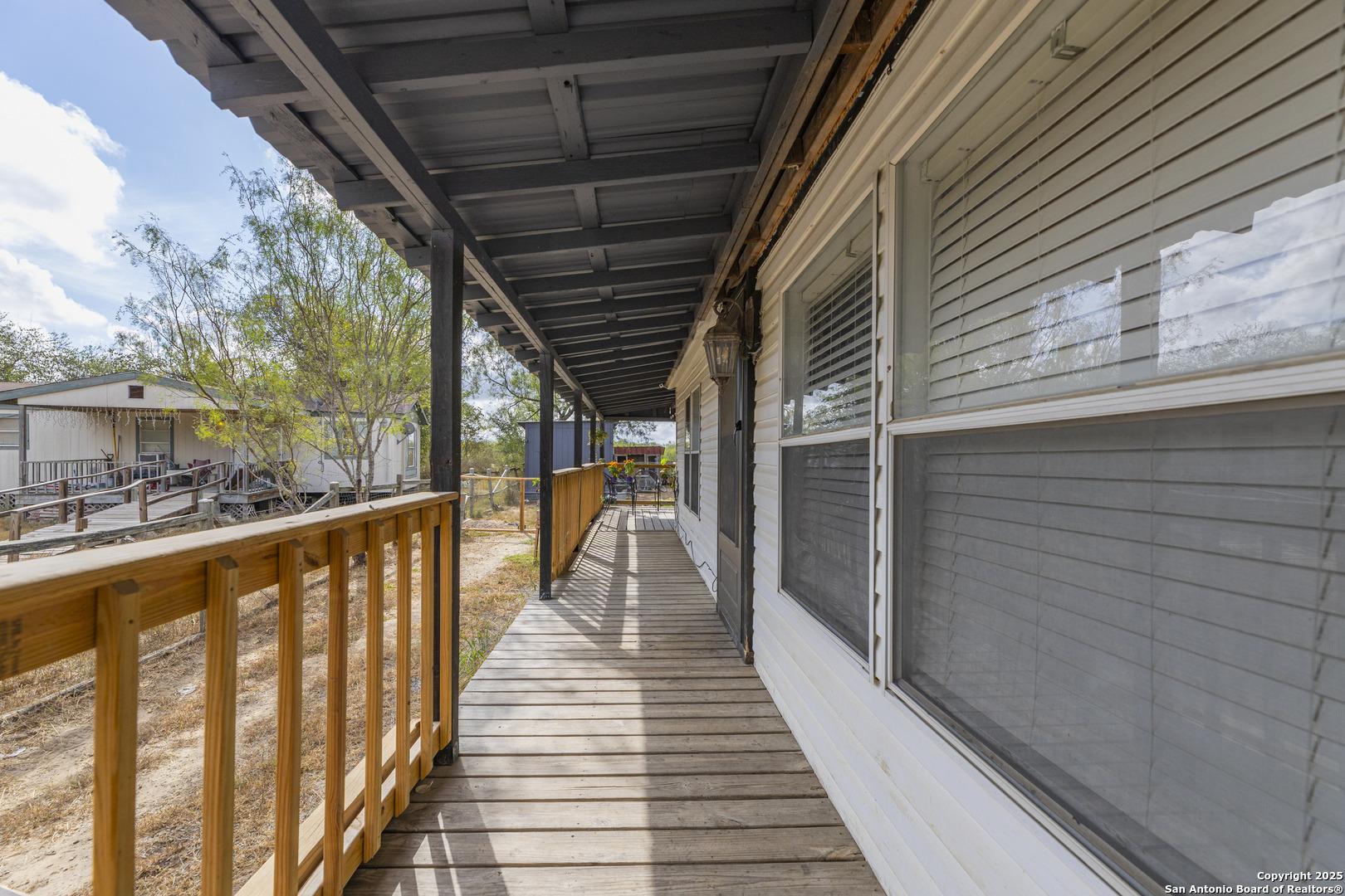 Cr-6842, Lytle, TX 78052