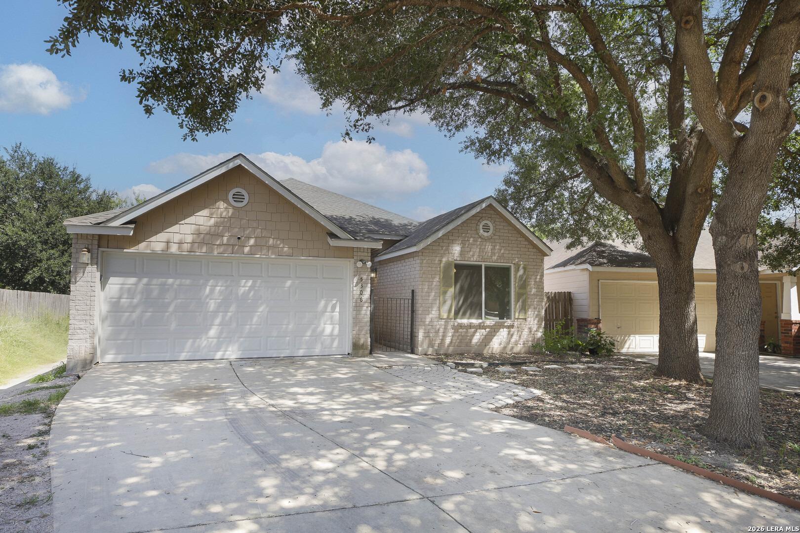Tomas Cir, San Antonio, TX 78240