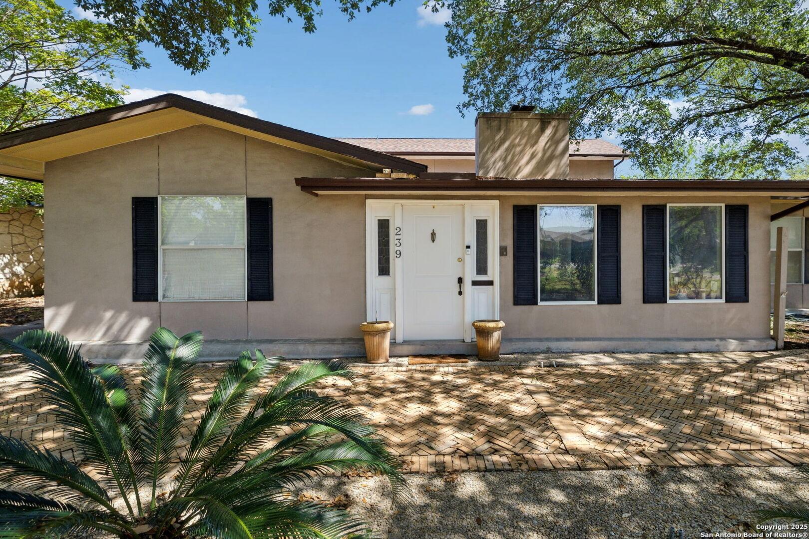 E Nottingham Dr, San Antonio, TX 78209