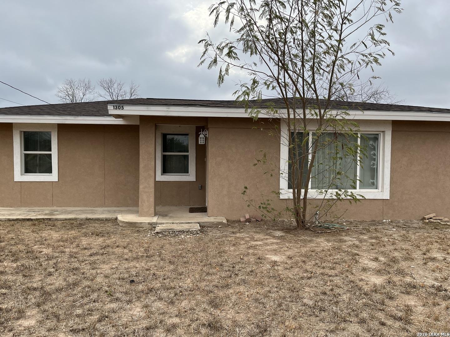 N 1st St, Carrizo Springs, TX 78834