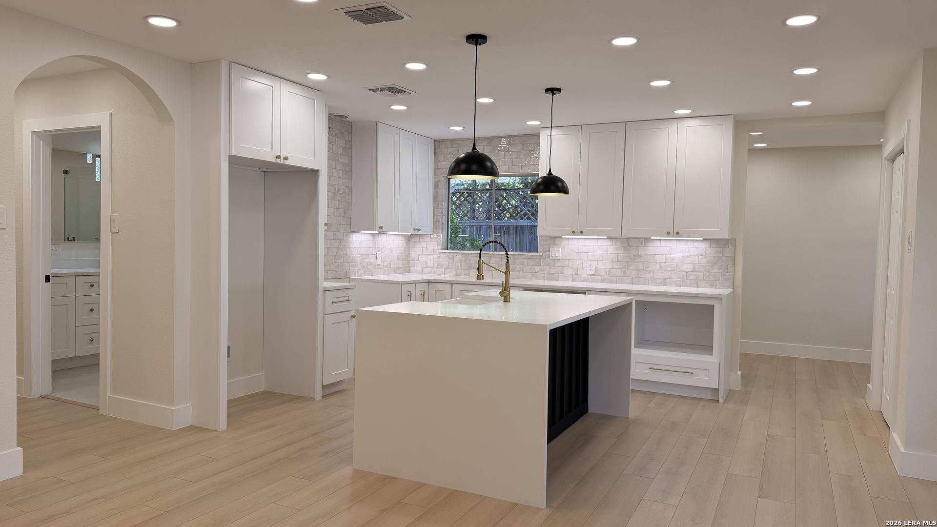 Pinewood Ln, San Antonio, TX 78216