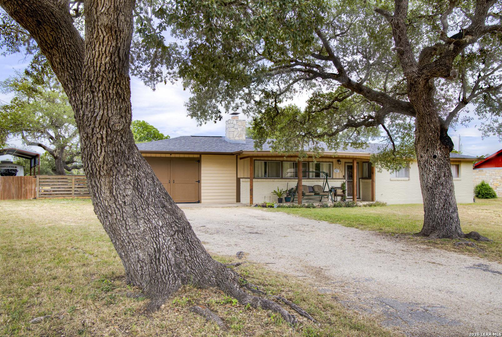 Hilltop Dr, Kerrville, TX 78028