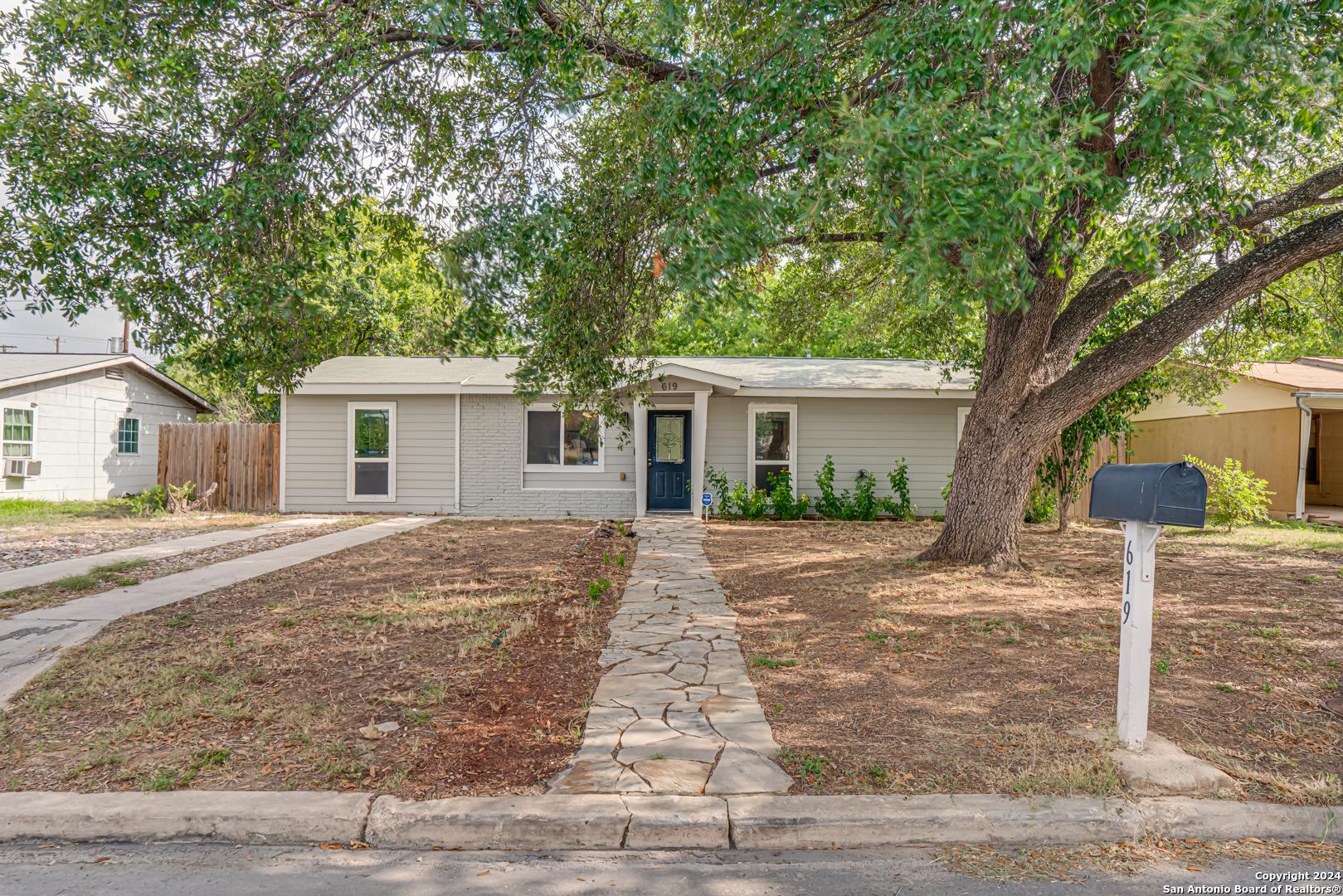 Rexford Dr, San Antonio, TX 78216