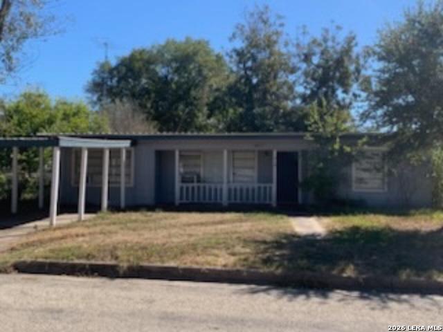 W 12th St, Shiner, TX 77984