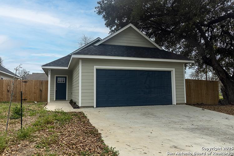 Hall St, Bryan, TX 77803